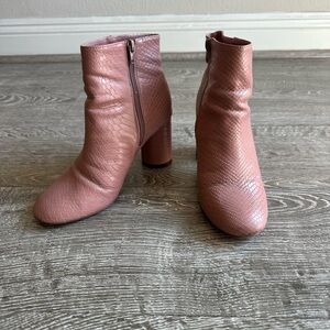Urban Outfitters Textured Mauve Ankle Boots